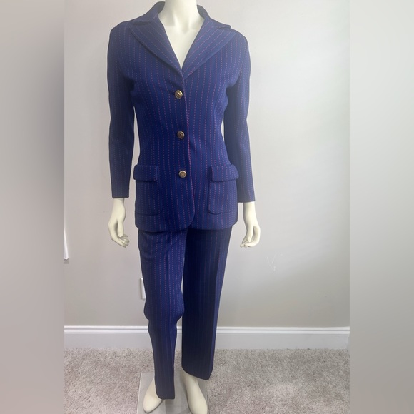 Butte Knit Pants - Navy blue with red pinstripe pantsuit
